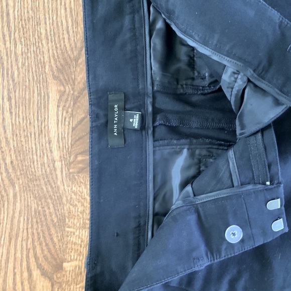 Bermuda shorts. - Picture 3 of 3